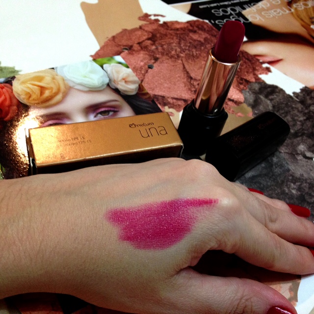 Delírios de Paty Testei Batom Natura Una Rosa 12