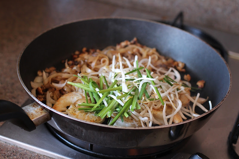 Food Endeavours of the Blue Apocalypse Pad Thai key elements for