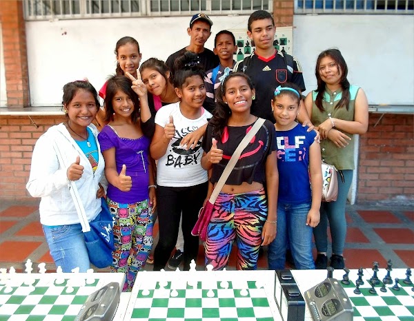 CURSOS DE PREPARACIÓN EN AJEDREZ CURSOS DE PREPARACIÓN EN AJEDREZ