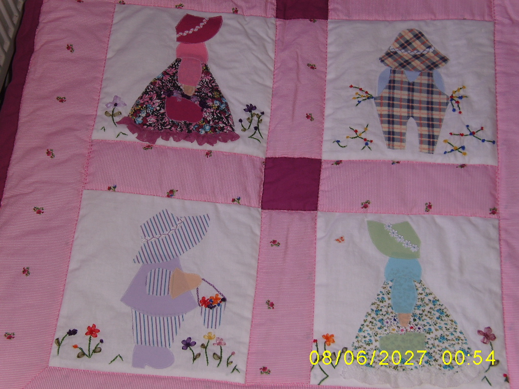 HOBİ CANAVARI PATCHWORK TEK KİŞİLİK YATAK ÖRTÜSÜ