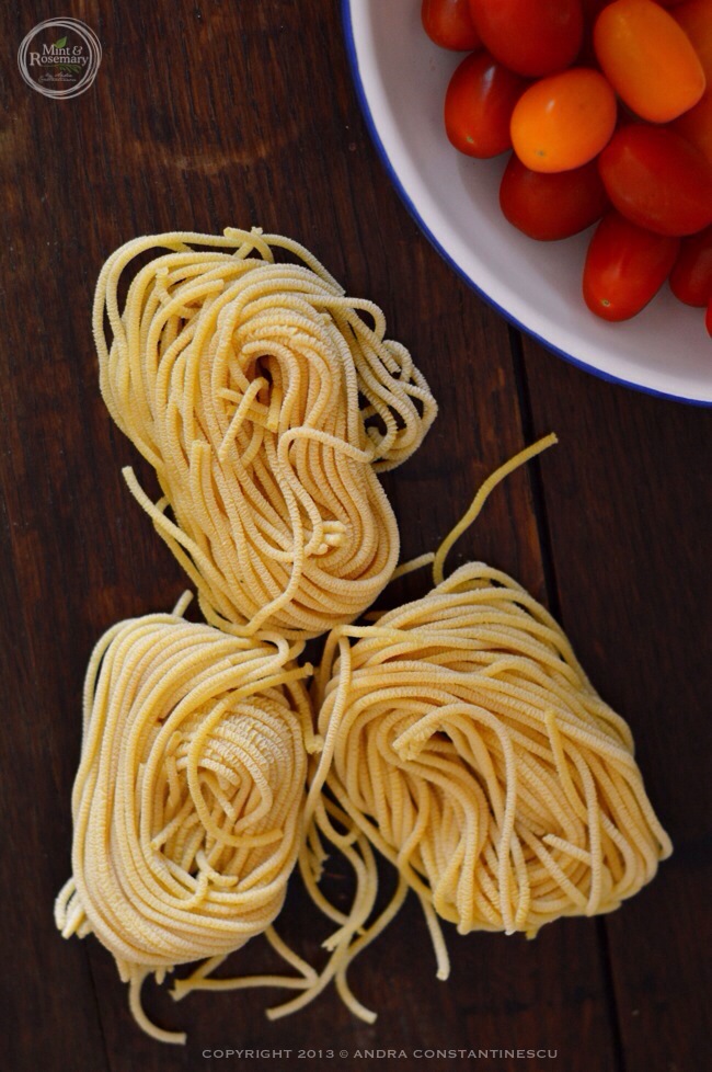 spaghetti al pomodoro e basilico spaghetti al pomodoro e basilico