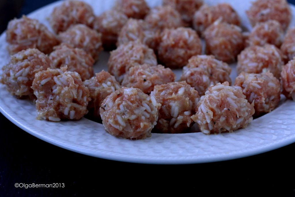 Mango & Tomato Ezhiki aka "Hedgehogs" Meatballs with Rice Russian