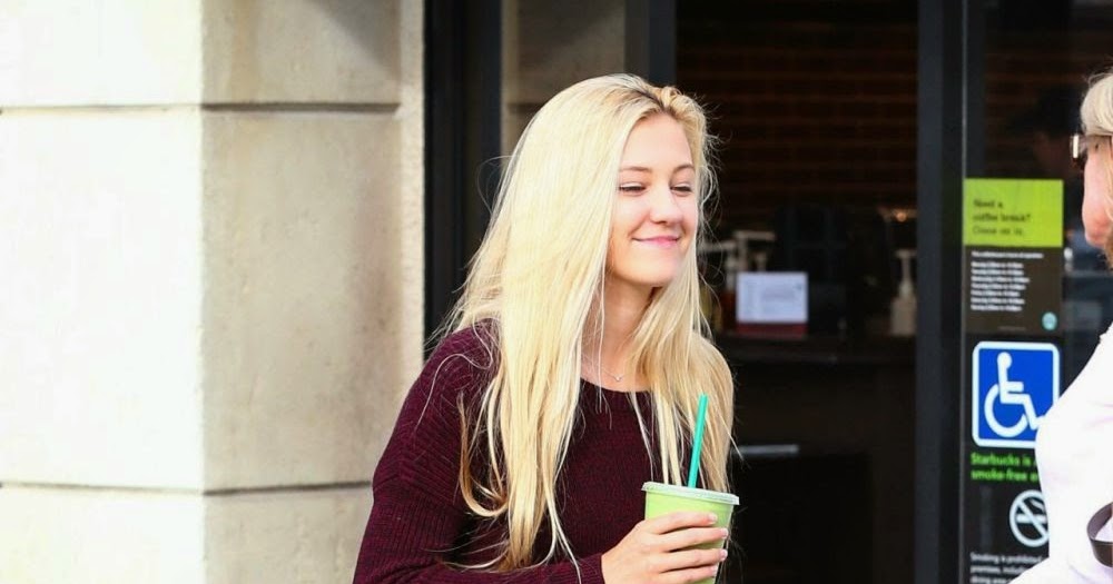 Ava Sambora Camel Toe Flashing While Wearing Spandex Out In Calabasas