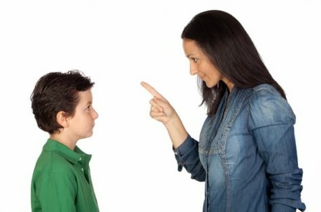 Οι 10 «ακίνδυνες» φράσεις που δεν πρέπει να πείτε ποτέ στο παιδί σας