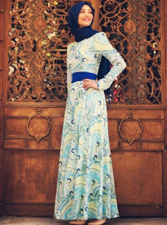 Busana muslim wanita model dress cantik masa kini 