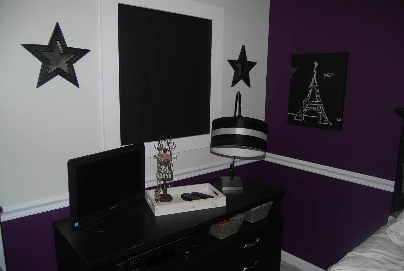 paris themed bedroom