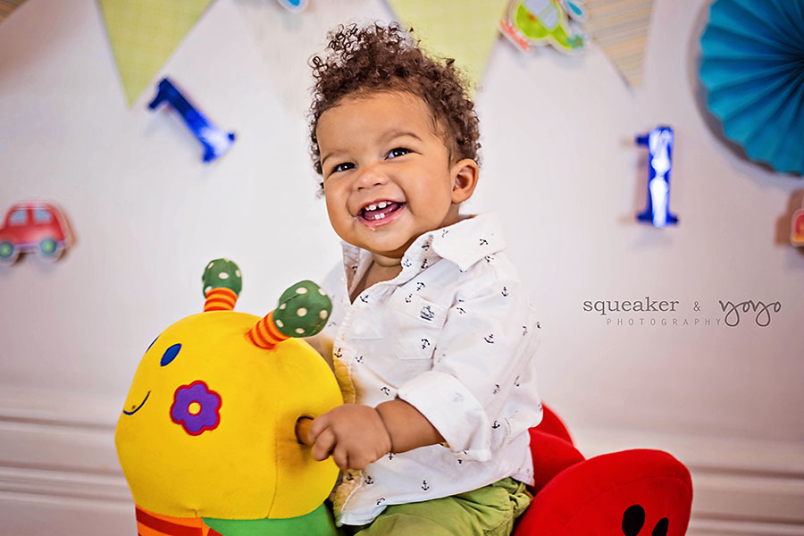 squeaker & yoyo PHOTOGRAPHY Smash Cake First Birthday