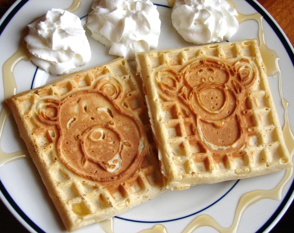Nummy Kitchen Winnie the Pooh Waffles with Honey