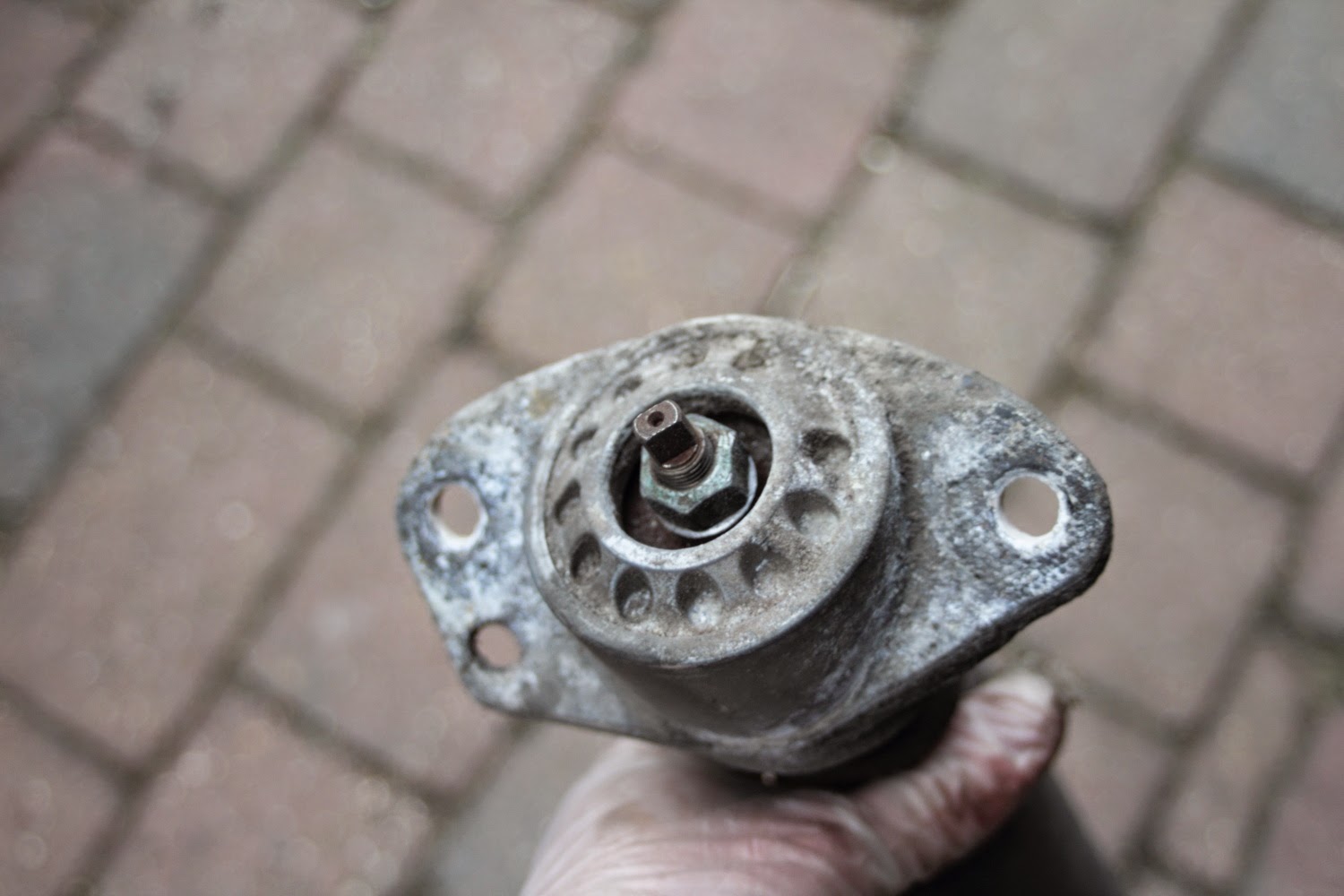 VW Golf Mk4 TDI Diesels Advice, Tips and Reviews Replacing Rear Shock