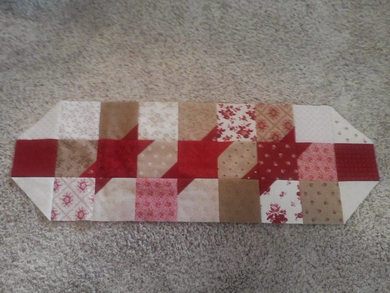 Log Cabin Quilting Red Table Runner