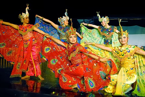 tari merak jawa barat tari merak jawa barat