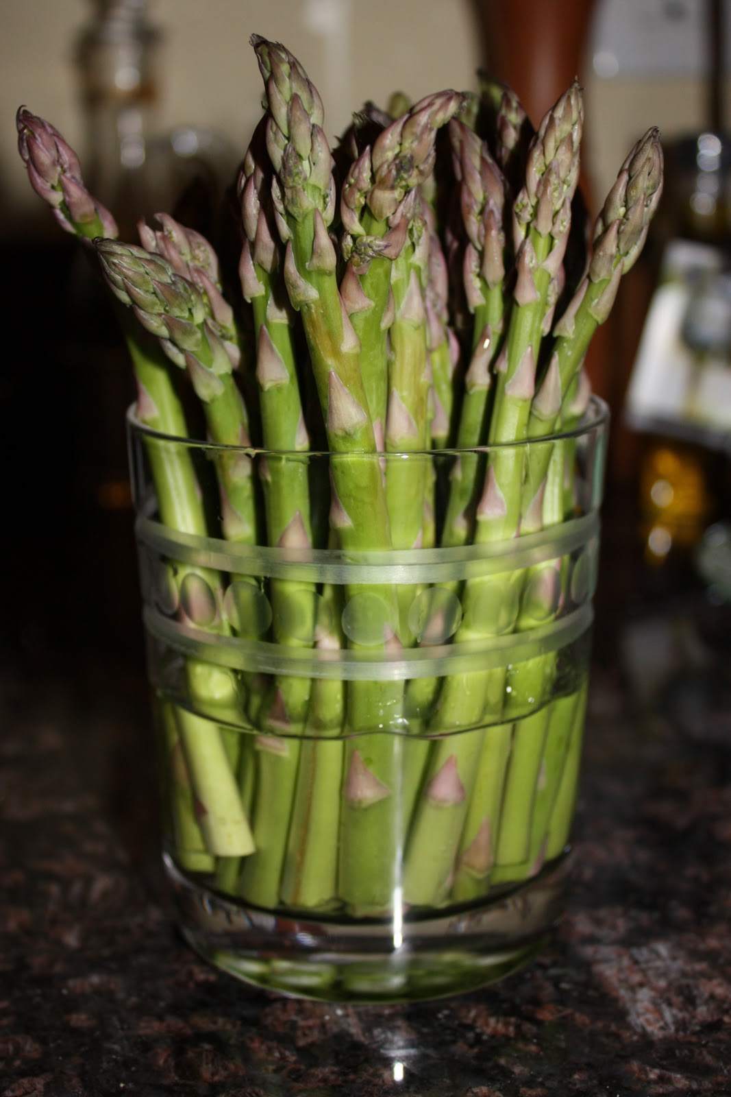 How to help asparagus stay fresh longer…