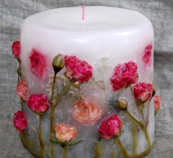 Velas decoradas con flores