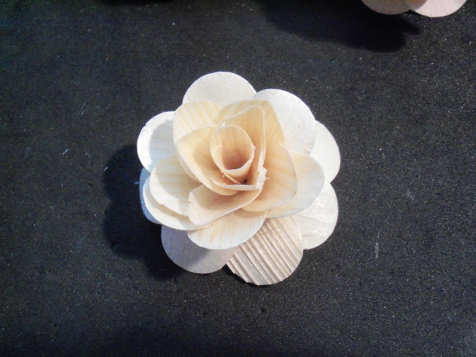 Oohlala Vintage Treasures Handmade Birch wood shaving Roses