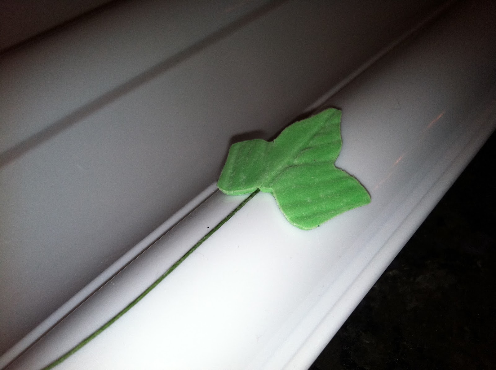 The Iced Queen Gum Paste Ivy from Wilton Course 4