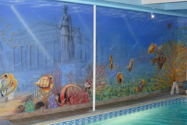 Malowanie rafy koralowej i rybek, mural ścienny 3D, artystyczne malowanie ściany