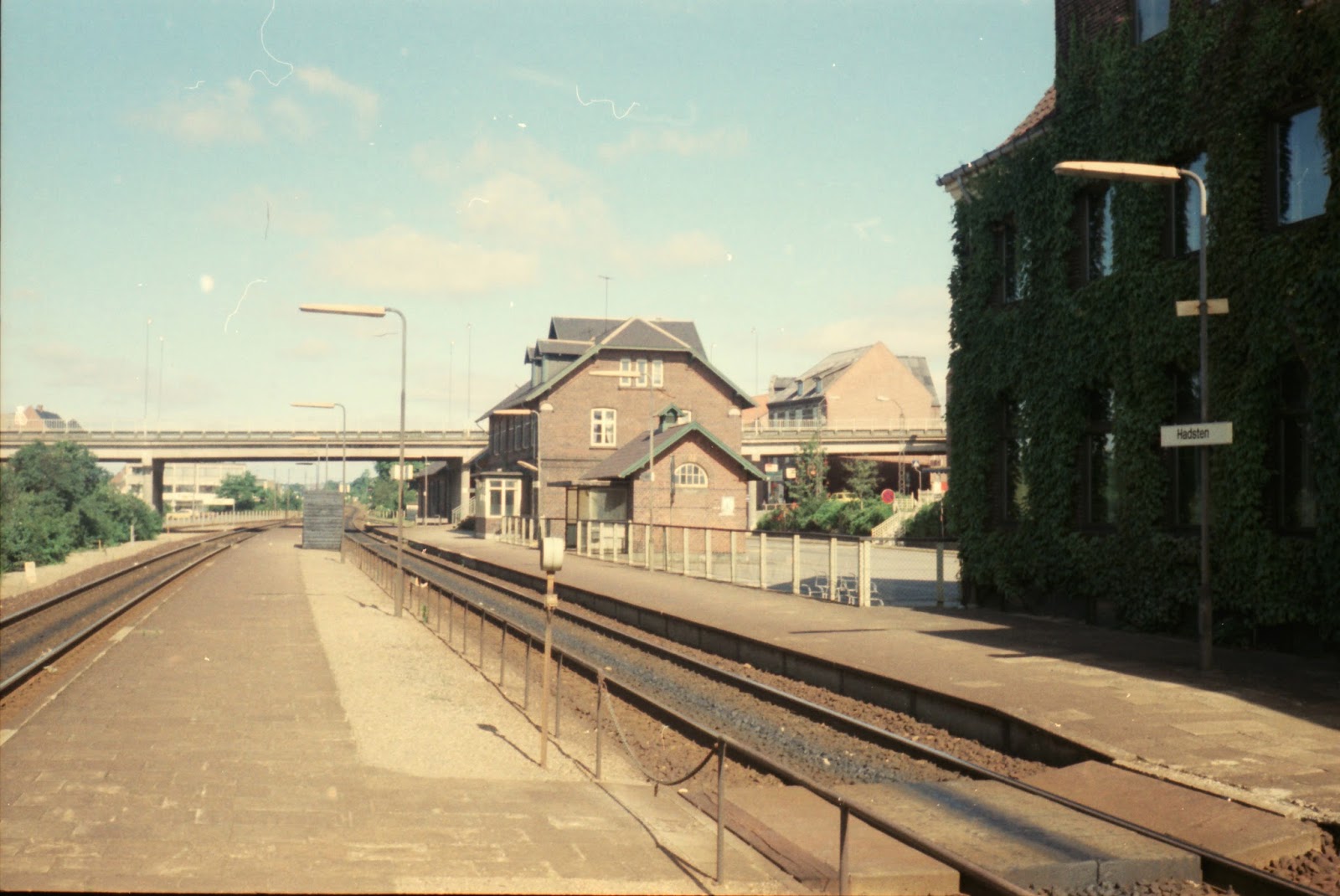 jernbane oplevelser, store og små Hadsten station.