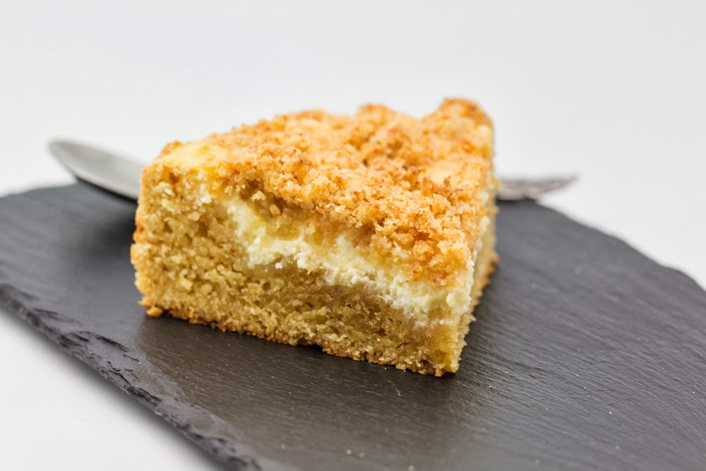 QuarkLemon Curd Crumb Cake