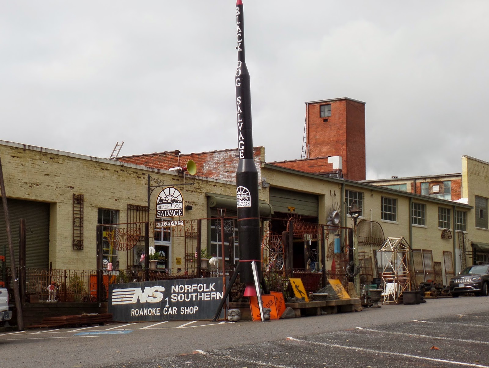 Shenandoah Gateway Farm Black Dog Salvage