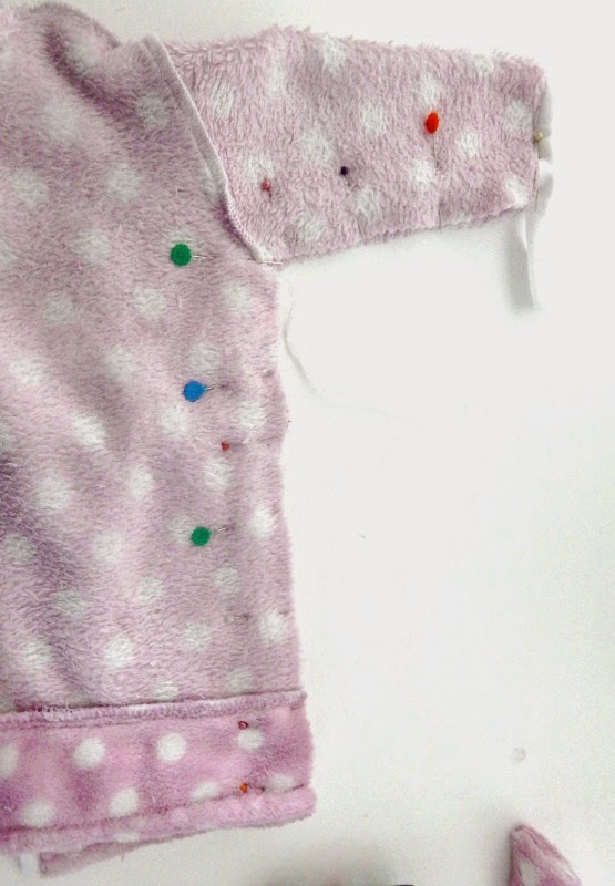 Blog Hooded baby dressing gown tutorial {Free tutorial 0 6m) Sewing