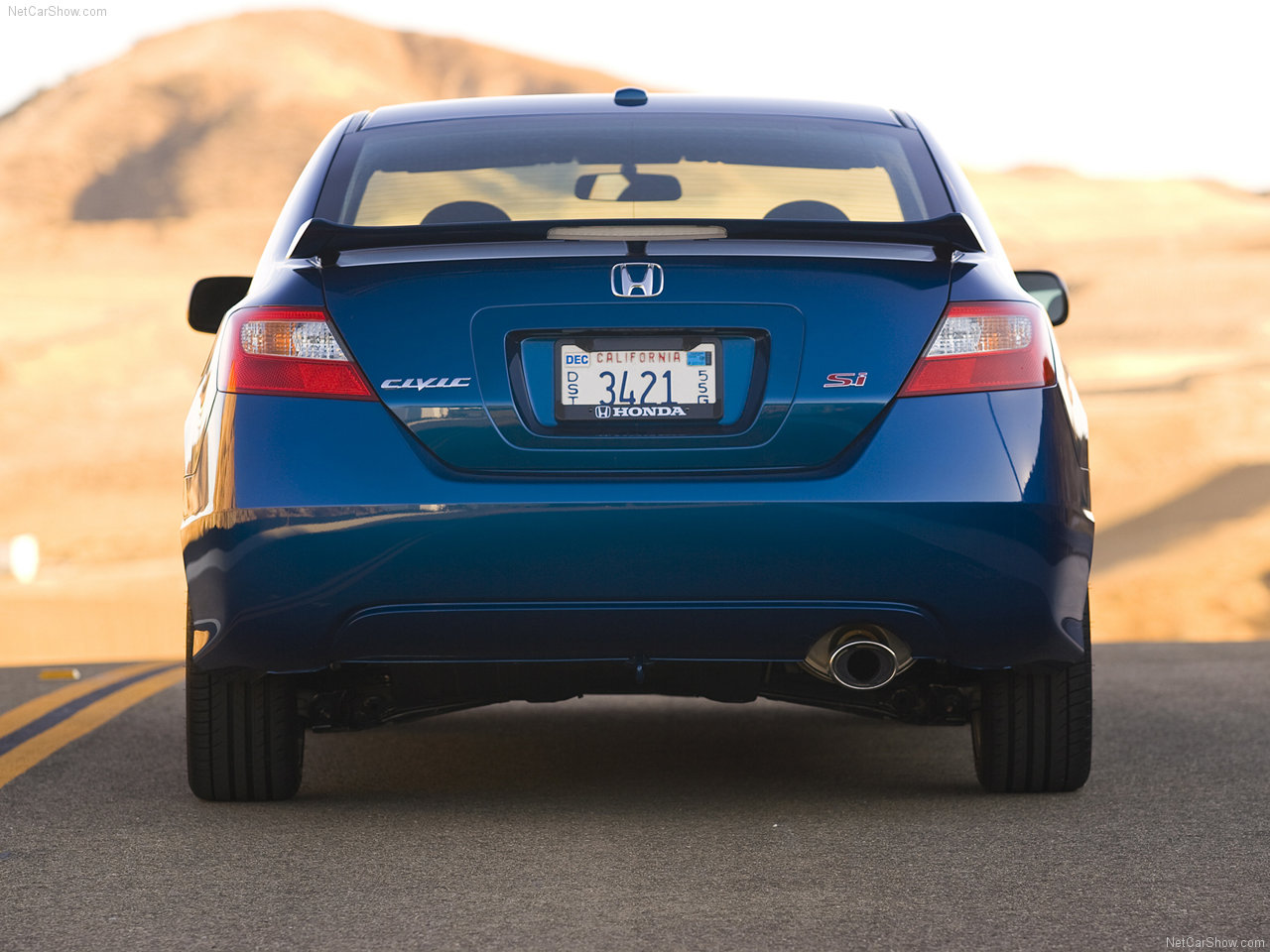 http://3.bp.blogspot.com/-FI_GLMnXptg/TYoK_uxYnXI/AAAAAAAADBg/a2FIMLFt_P4/s1600/Honda-Civic_Si_Coupe_2009_1280x960_wallpaper_09.jpg