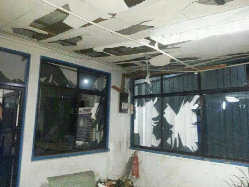 2 Gambar Balai Polis Bukit Mertajam Rosak Teruk Dibaling Bom Buletin Terkini