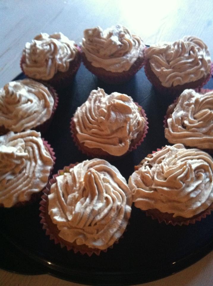 chokladmuffins med topping chokladmuffins med topping
