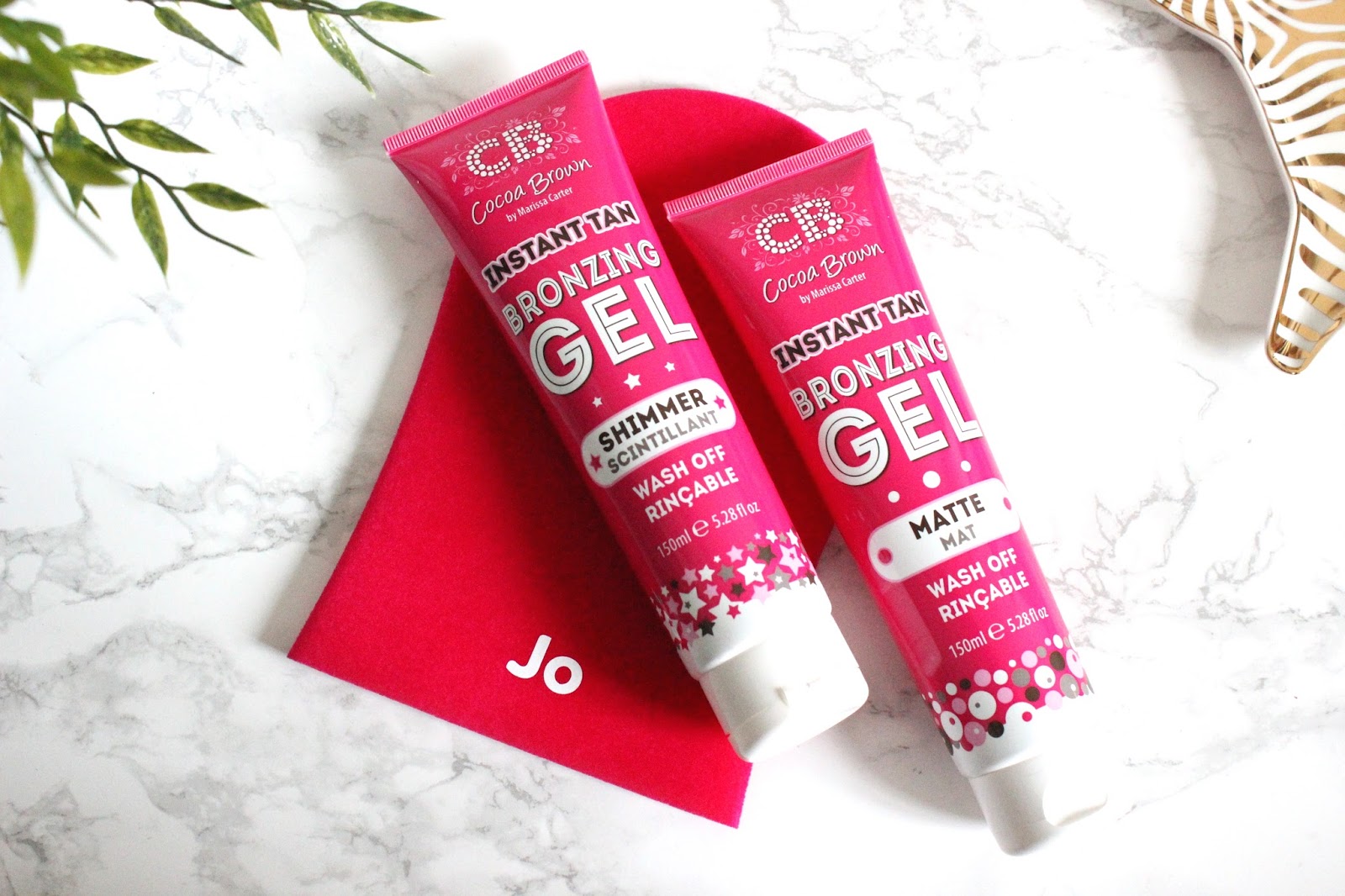 Cocoa Brown Instant Tan Bronzing Gels a little pop of coral.