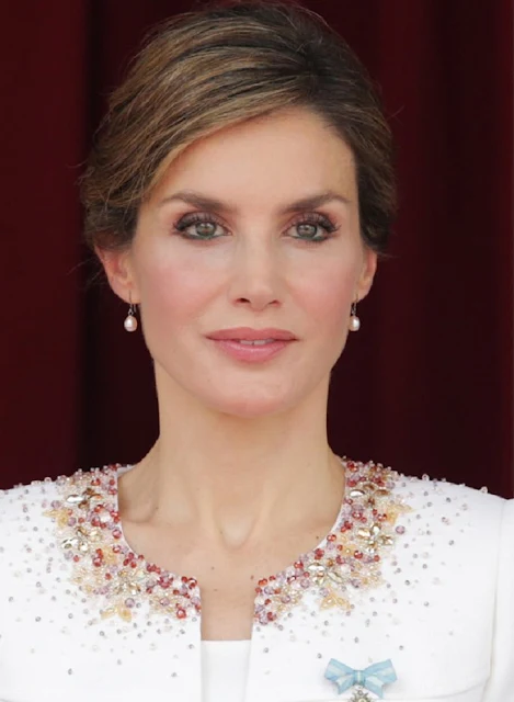 Style of Queen Letizia - Felipe Varela Dress - Magrit Pumps