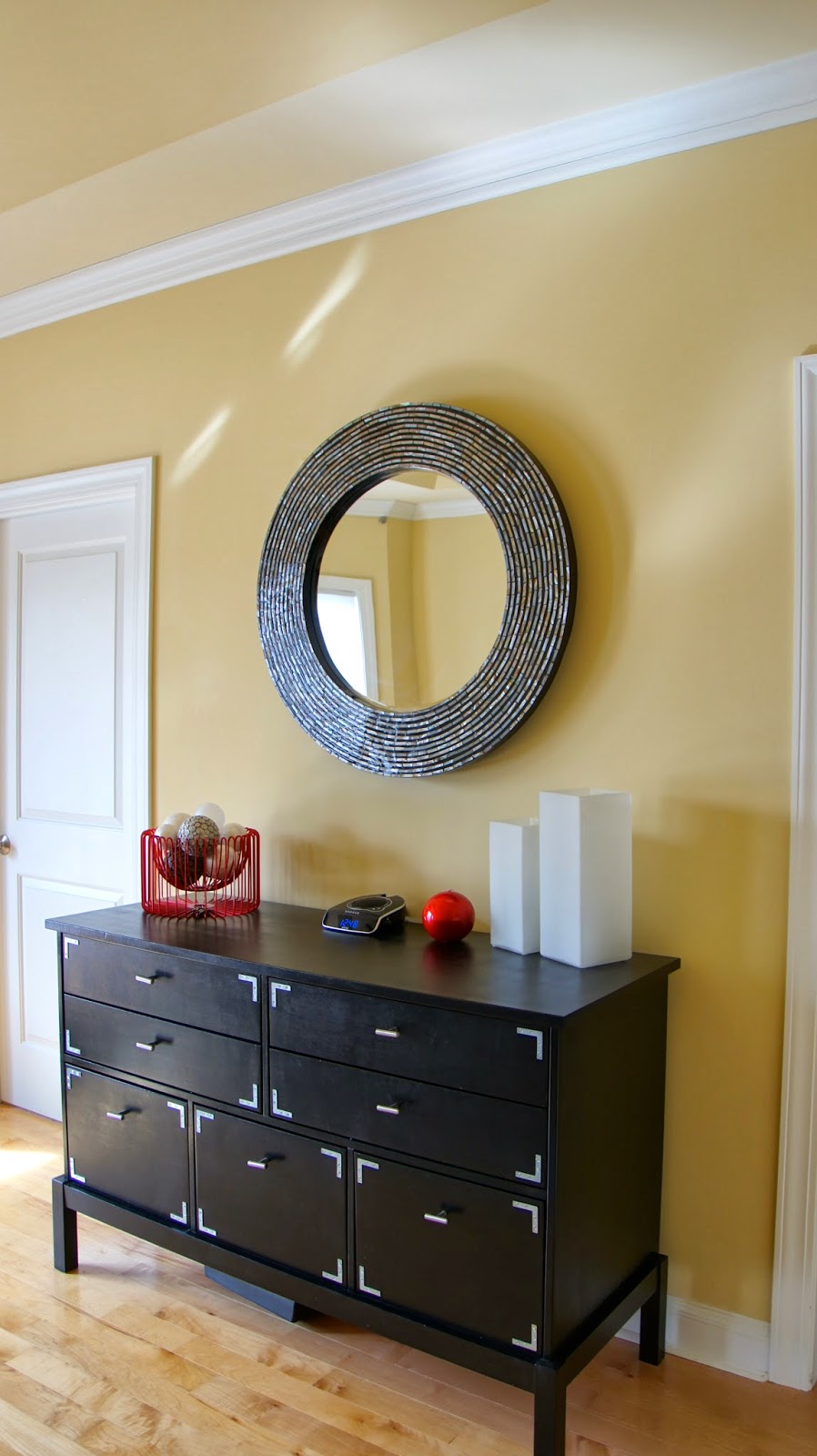 Food. Fashion. Home. Floating Mirror Hanging a Mirror