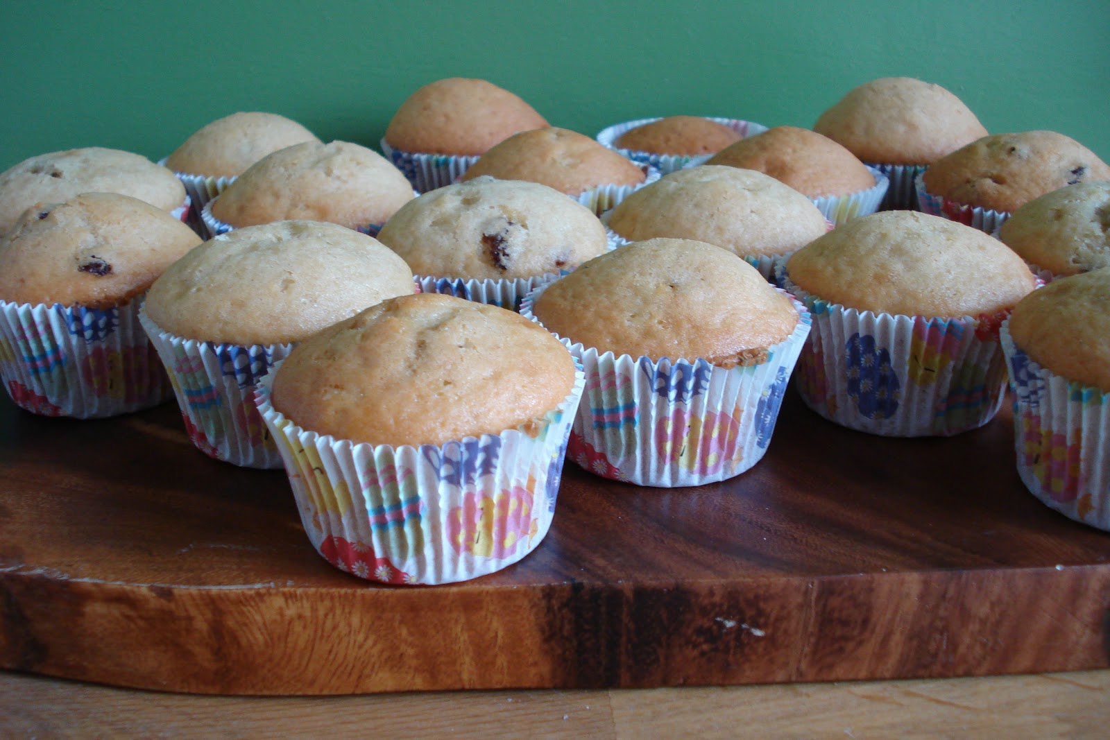 Poppies and Icecream On a rainy day, bake fairy cakes