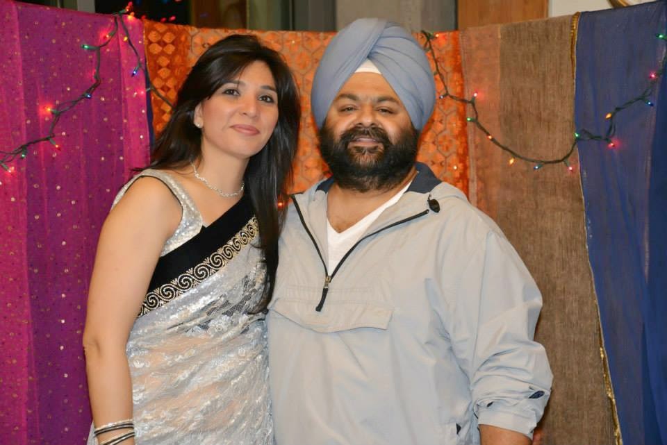 Indian Diwali in USA, Seattle Diwali celebrations, beautiful ladies dressed in traditional wear,married indian ladies,  happy married couples, indian family