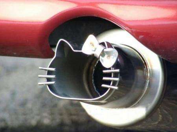 hello-kitty-exhaust-pipe.jpeg