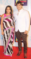 vivek with wife in zee cine awards 2013 photos