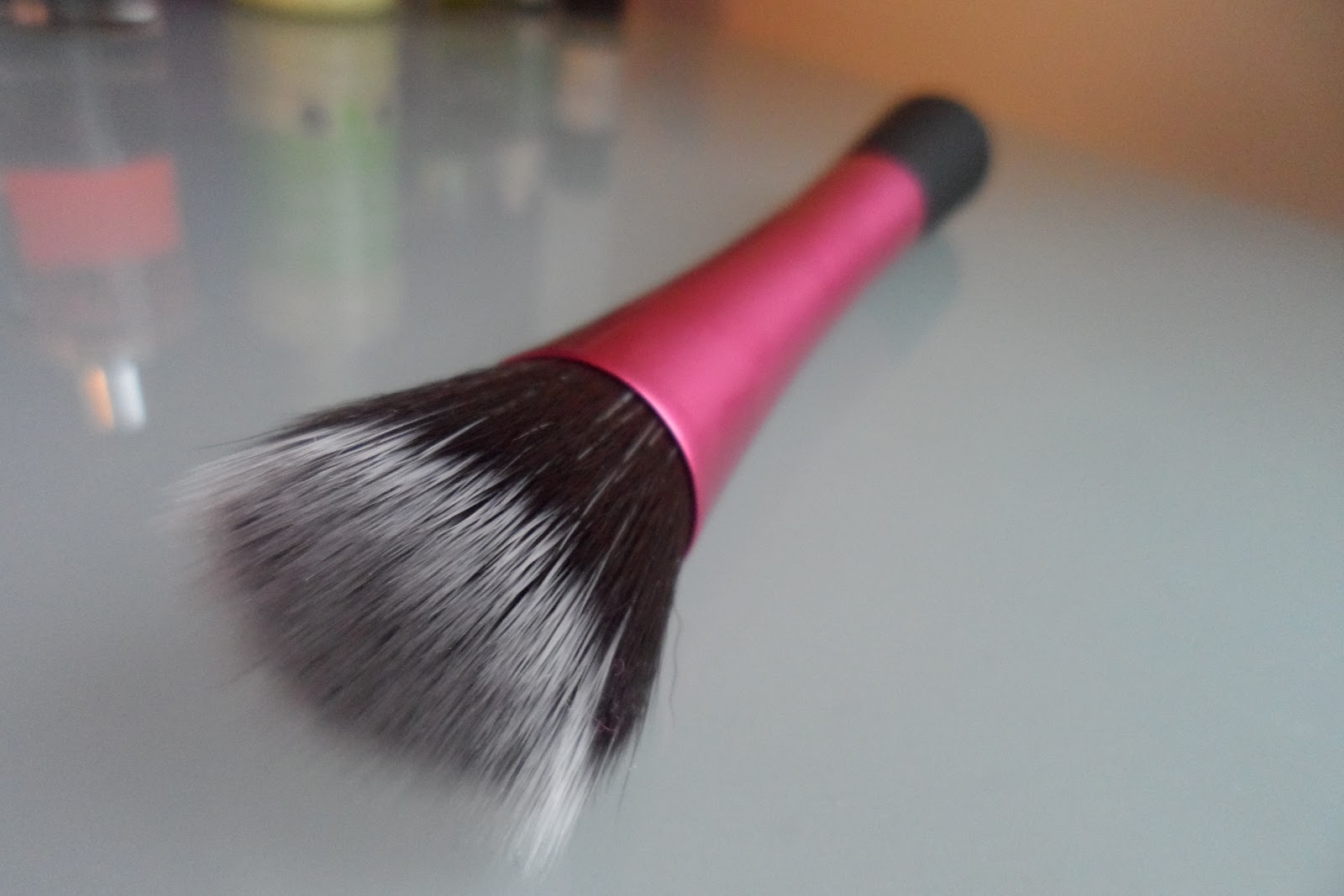 Real Techniques stippling brush review flutter and sparkle