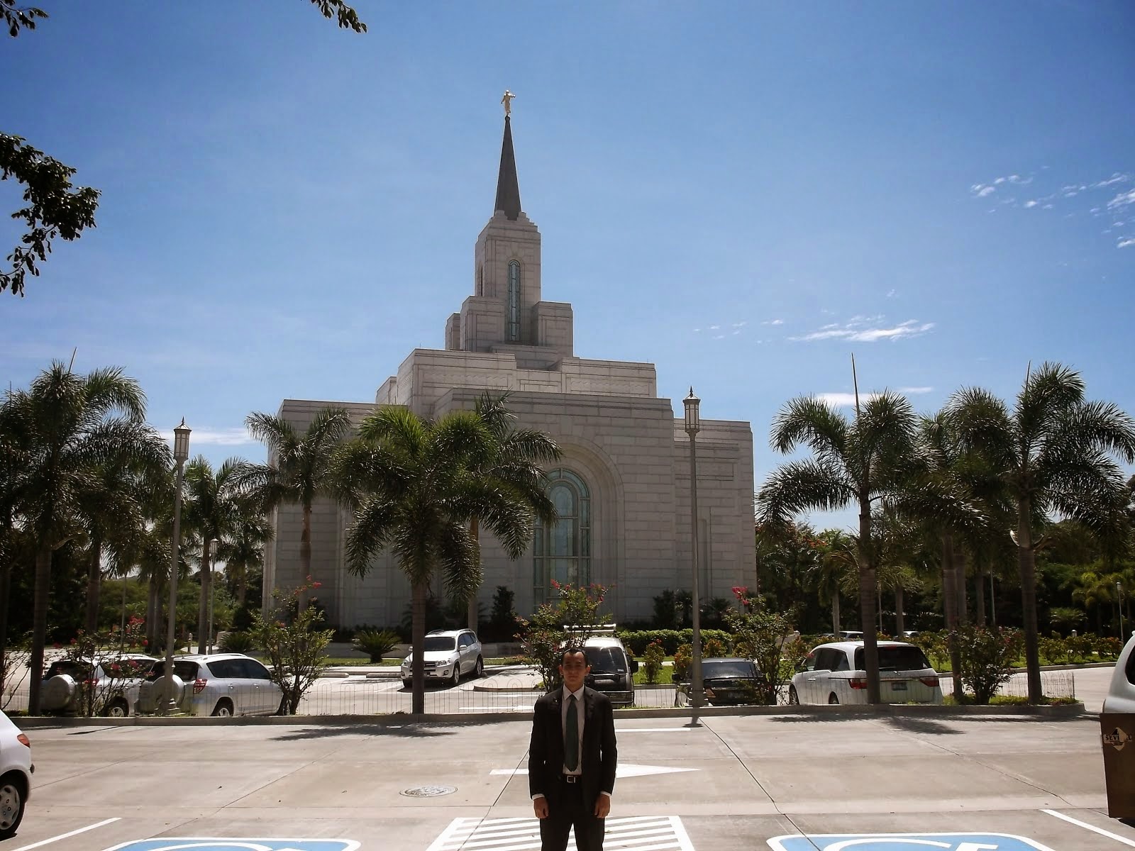 El Salvador temple