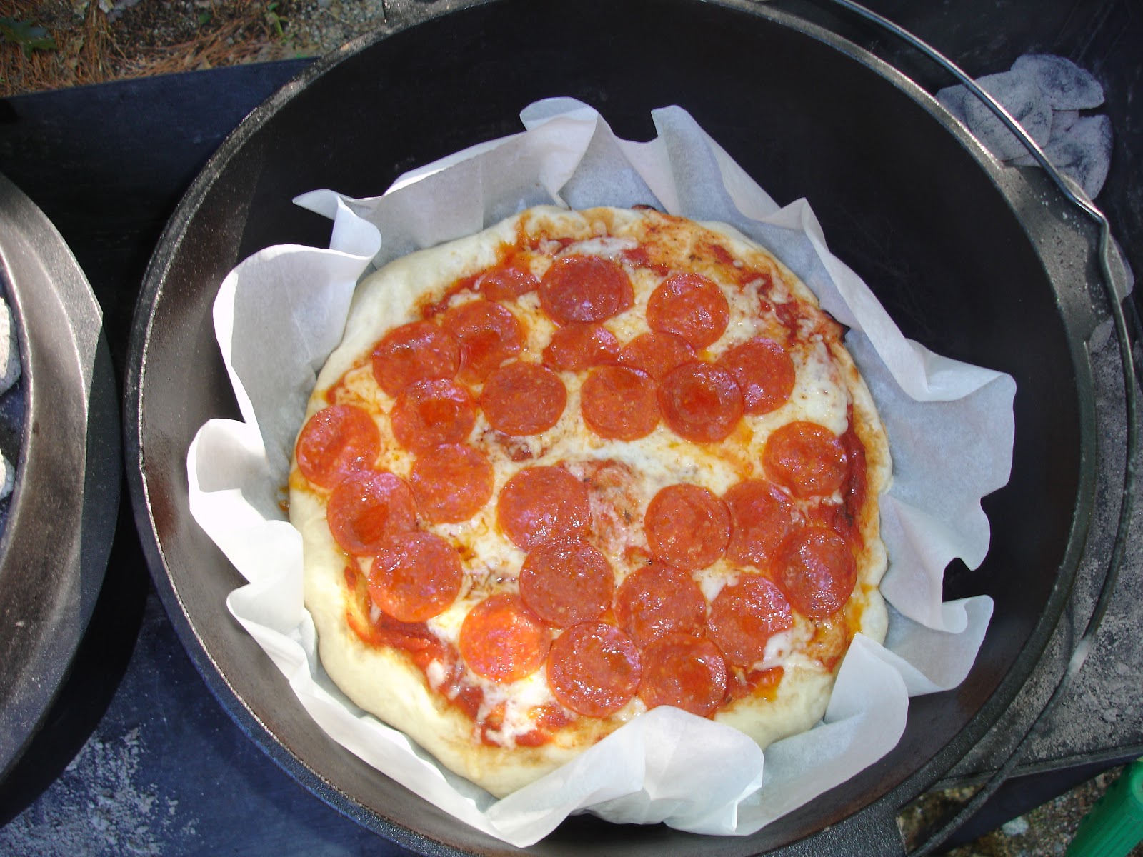 Maine Outdoor Living Dutch Oven Pizza