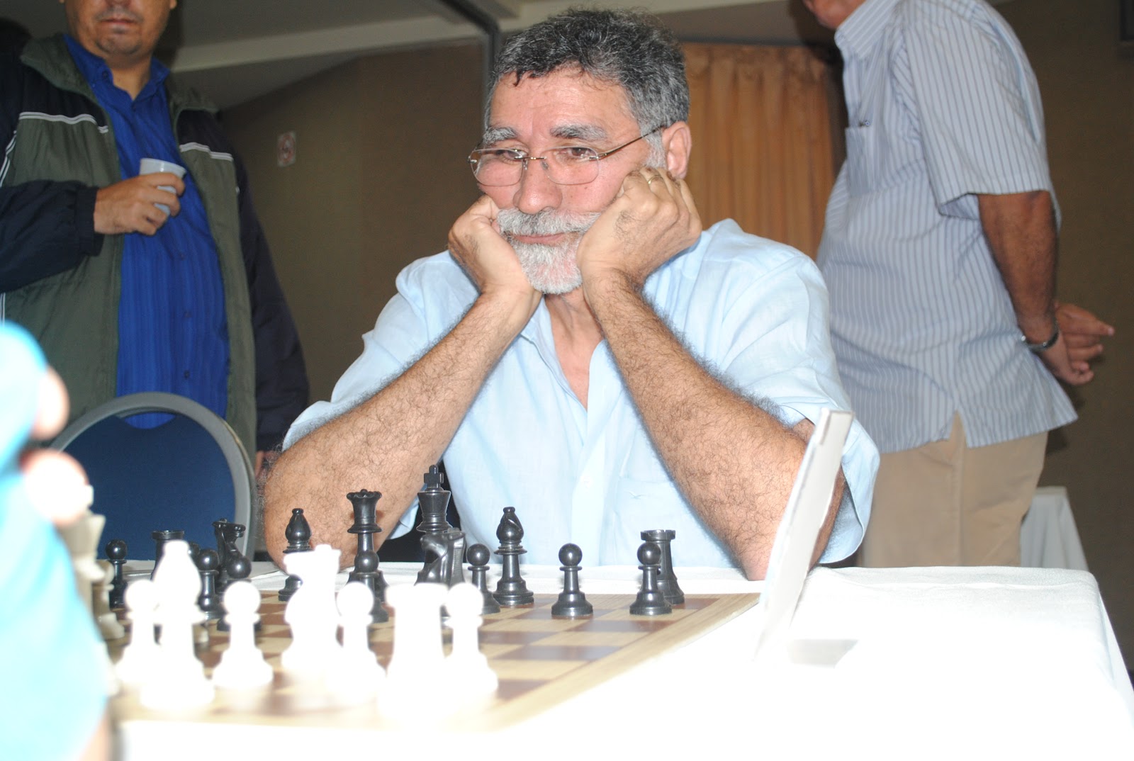 Ding derrota Nepomniachtchti e é o primeiro chinês campeão mundial de xadrez