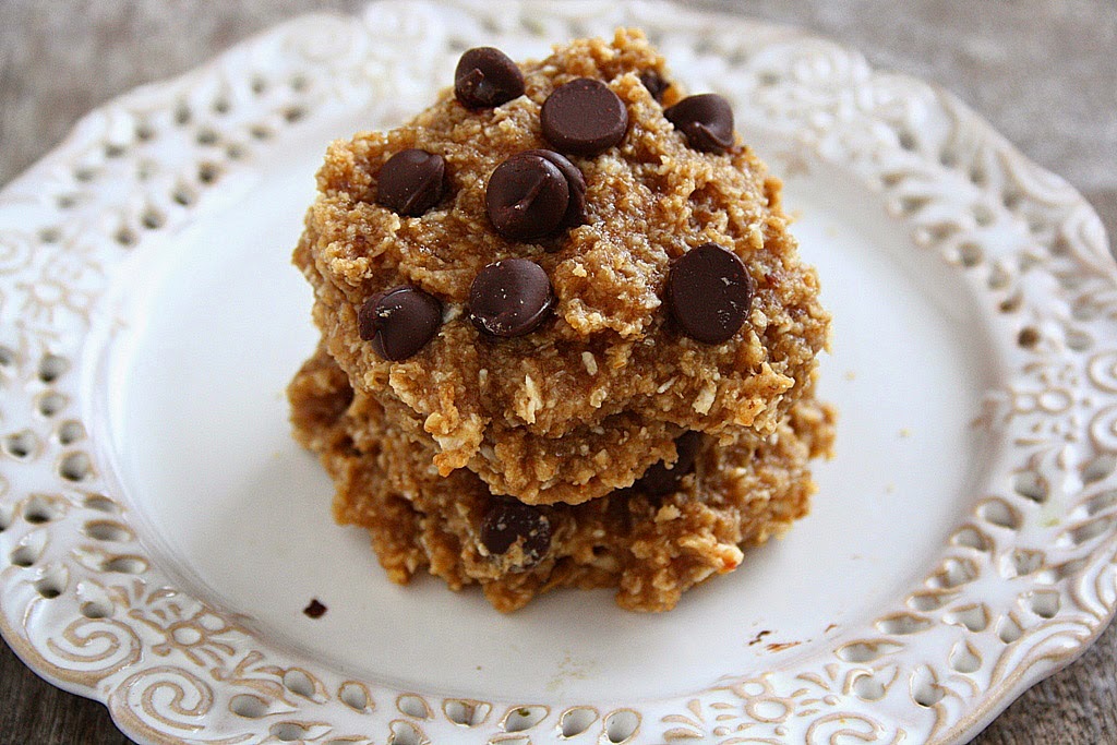 SOFT PB BANANA OATMEAL COOKIES