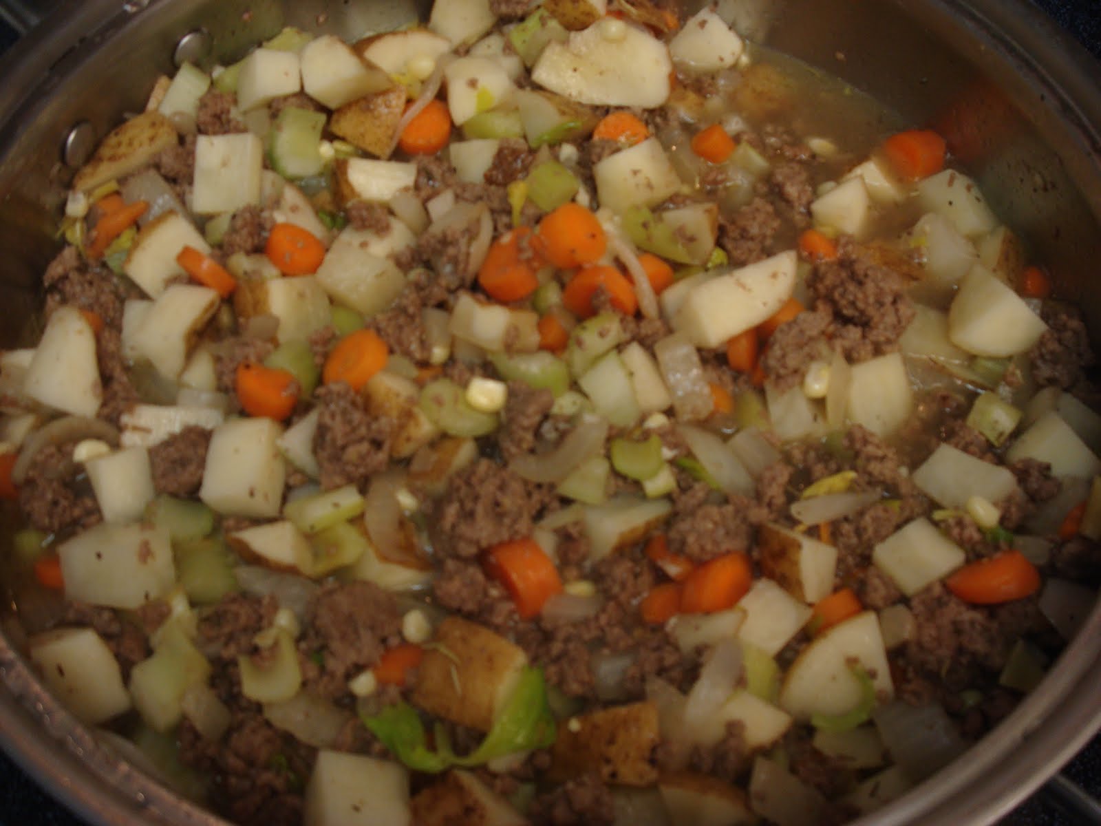 Make lemonade and more! Mom B's Hamburger Stew Pot Pie