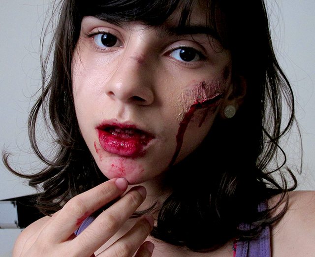 Tutorial: Ferimento de papel toalha para o Halloween 1