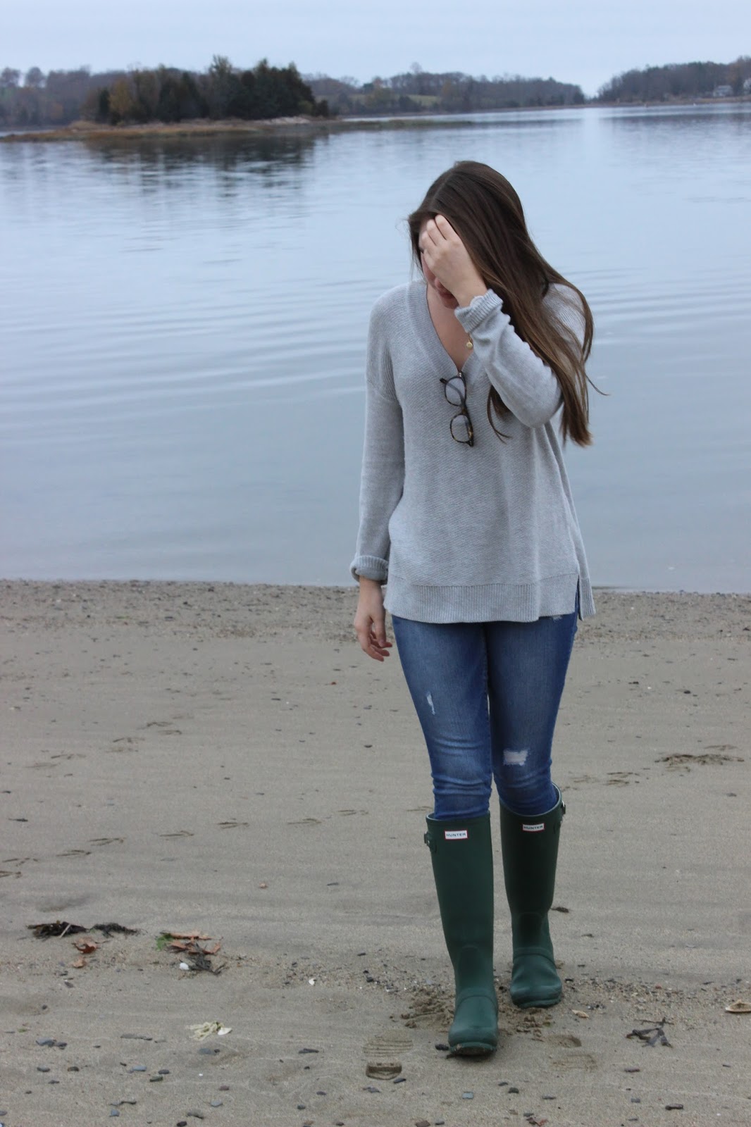 Preppy by the Sea V Neck & Ripped Jeans