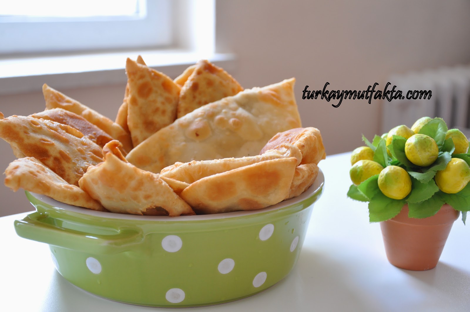 ÇİĞ BÖREK türkaymutfakta