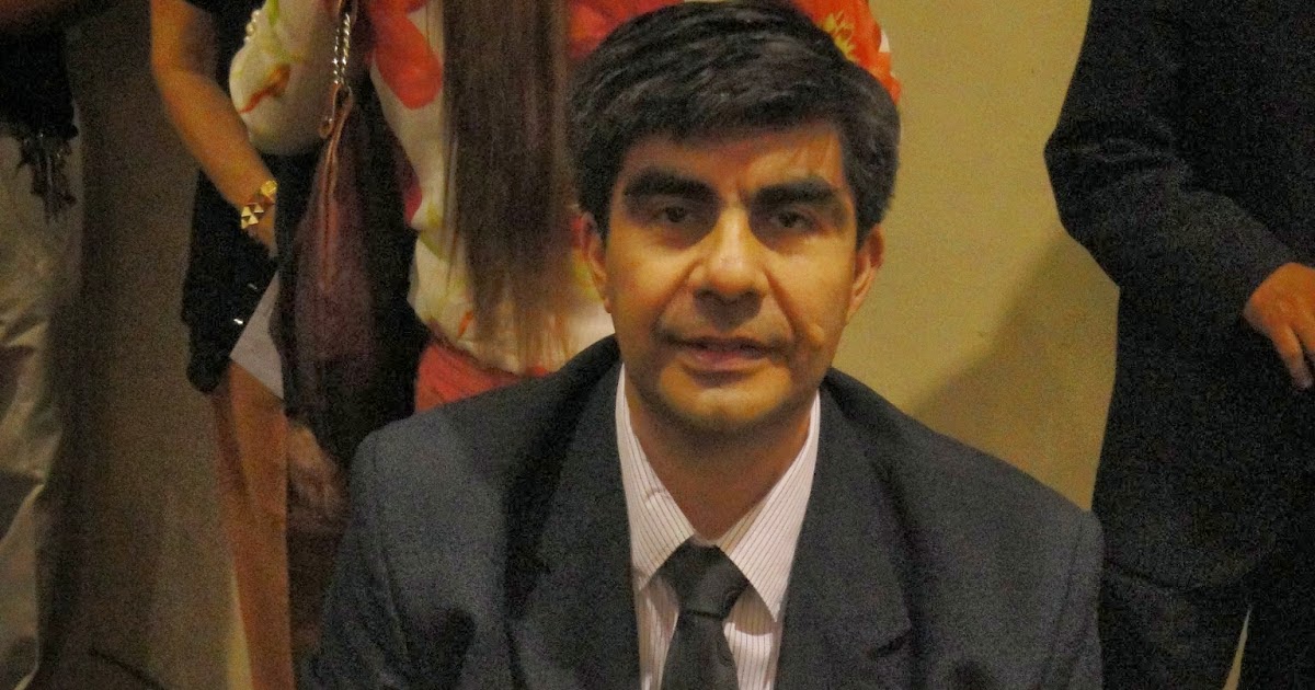 José Salinas José Salinas asumió como concejal