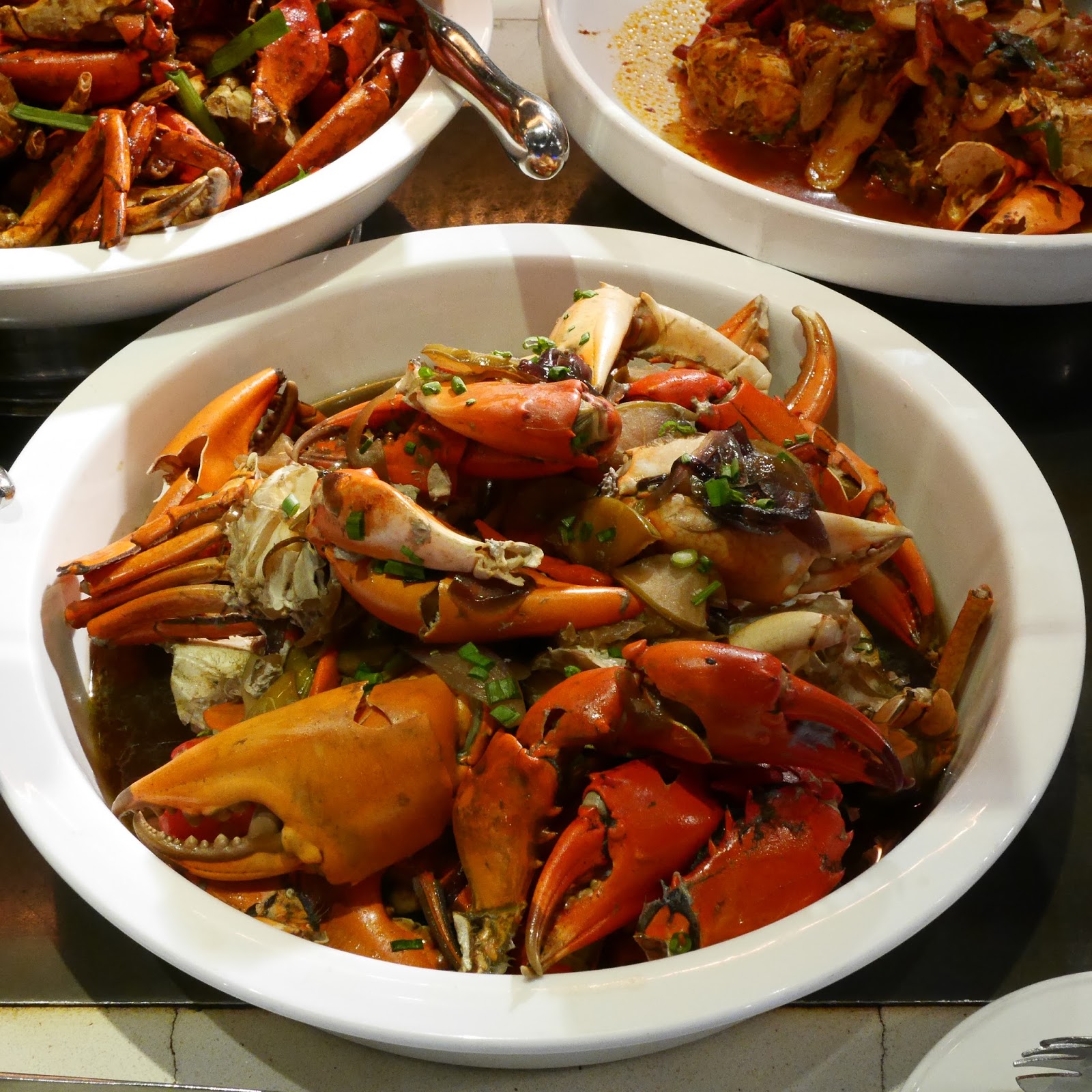 Mighty Foodie CRAB BUFFET PARKROYAL on Kitchener Road