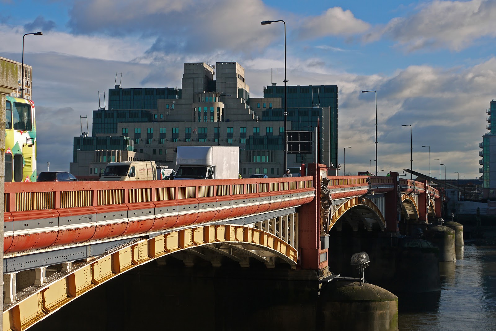 Walking in the country London Bridges Walk