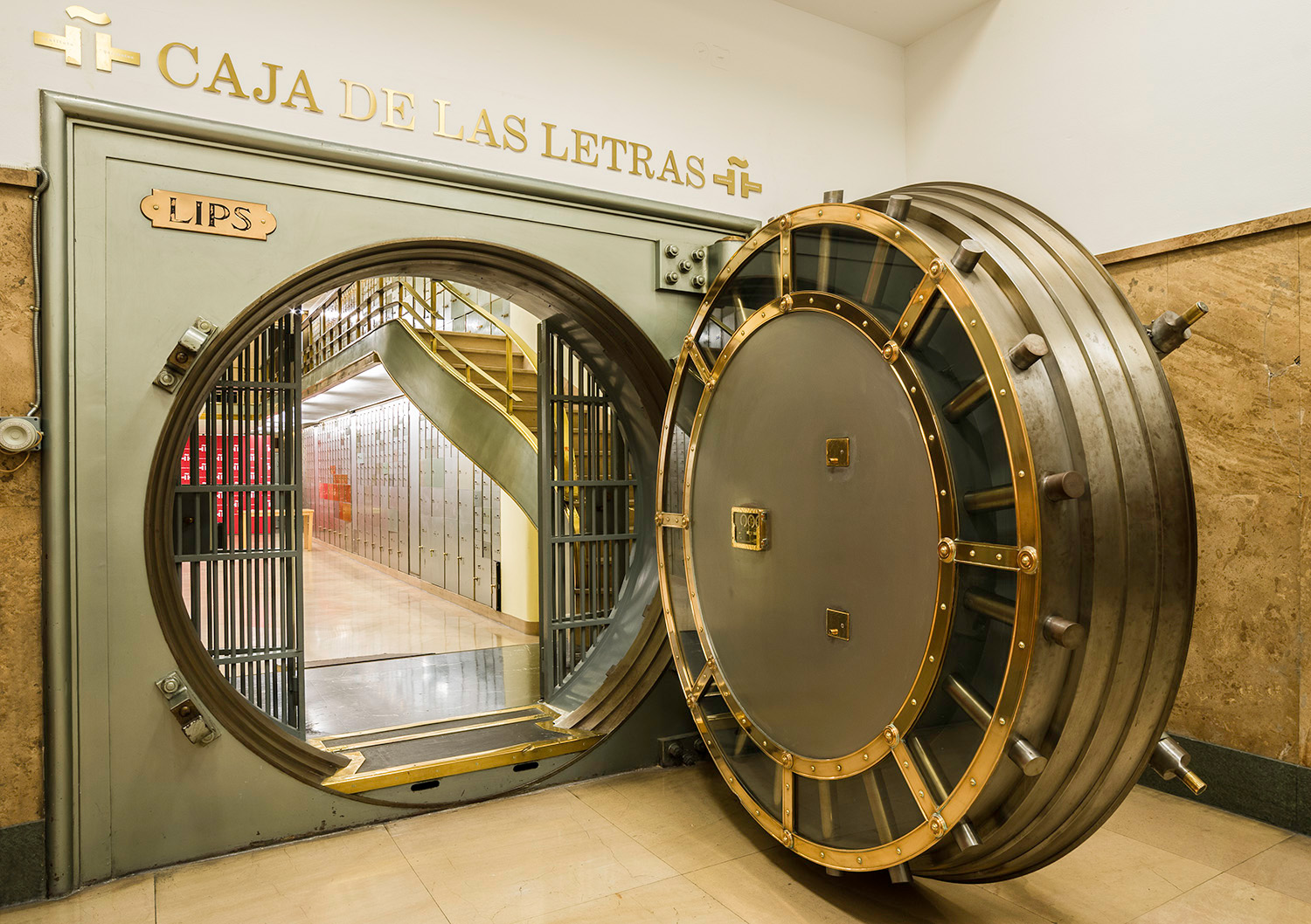 javiersanchez fotografía editorial: TRES SORPRESAS EN EL INSTITUTO