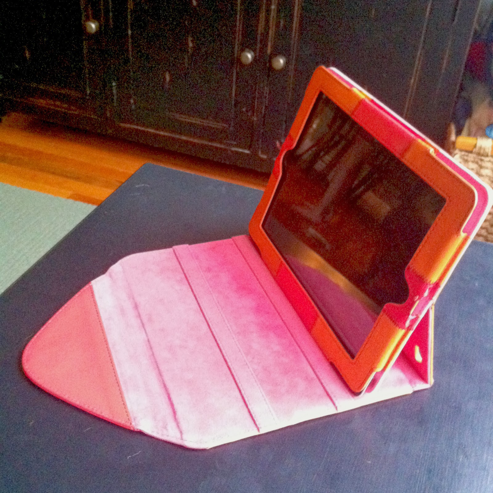 Upcycled Education Shaxi iPad Case Review & Giveaway