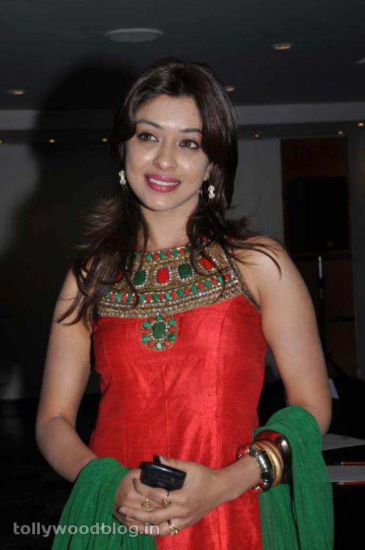 Payal Ghosh Latest Photos cleavage