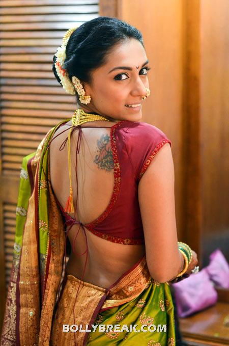 Shveta Salve backless blouse, Harmeet Sethi - (8) - Shveta Salve Wedding Pics